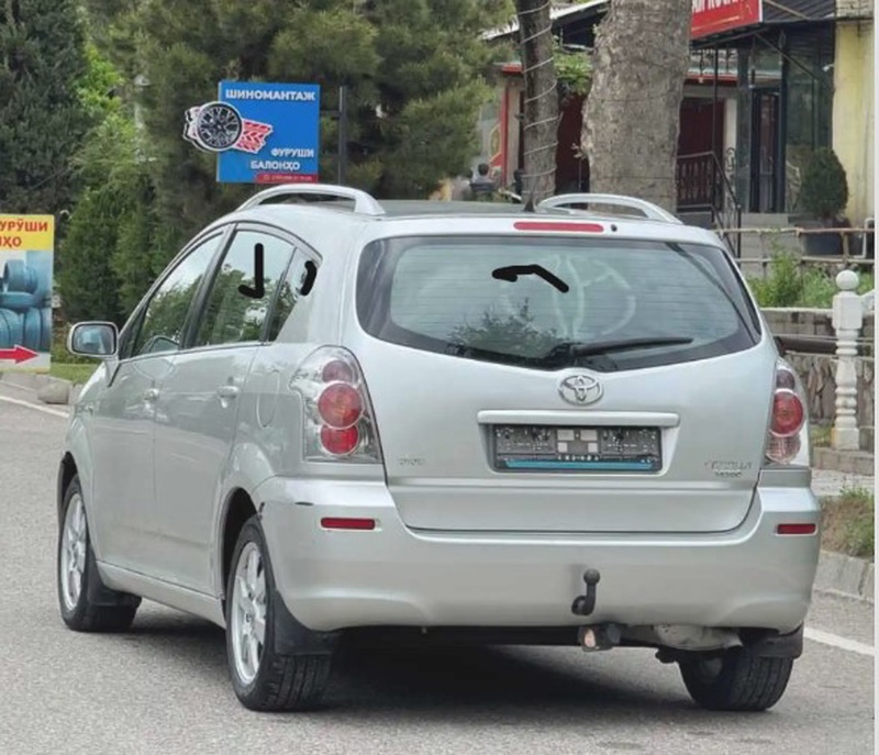 Не тонированные стекла на Toyota Verso